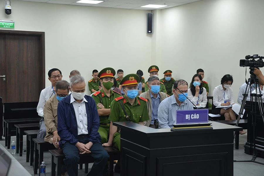 Các bị cáo tại tòa. Ảnh: UYÊN TRANG