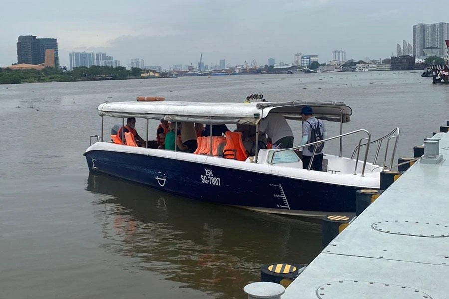 TP.HCM có hệ thống kênh rạch phong phú nên mạng lưới giao thông thủy rất phát triển. Ảnh: HOÀNG HIẾU