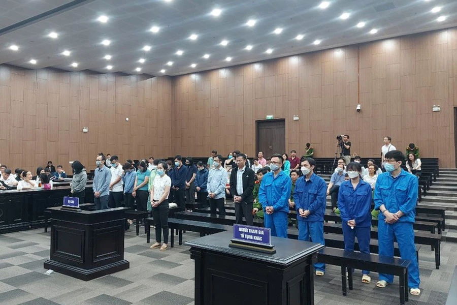 Các bị cáo nghe tòa tuyên án. Ảnh: CTV Các bị cáo nghe tòa tuyên án. Ảnh: CTV