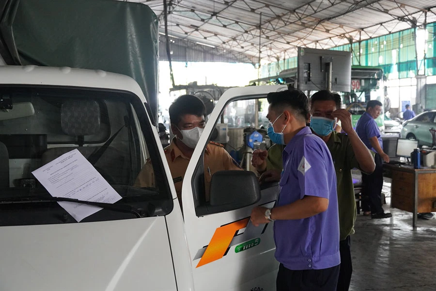 Ông Bùi Hòa An cho rằng cần quan tâm hơn nữa đến đời sống của các đăng kiểm viên. Ảnh: Đ.TRANG