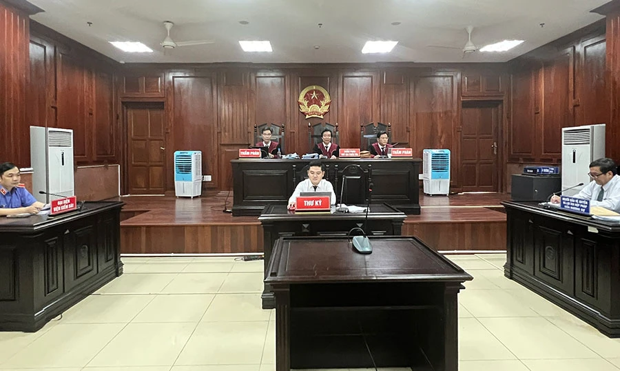 Một phiên xử theo thủ tục tố tụng dân sự ở TAND Cấp cao tại TP.HCM. Ảnh: HỮU ĐĂNG