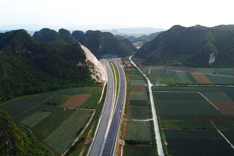 Cao tốc Mai Sơn - Quốc lộ 45 nối Ninh Bình với Thanh Hóa dài 63,37 km. Ảnh: ĐẶNG TRUNG