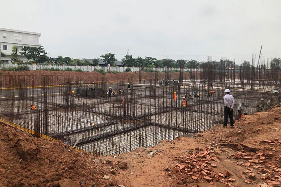 Dự án nhà ở xã hội tại xã Kim Hoa, huyện Mê Linh, Hà Nội đang được xây dựng. Ảnh: TRỌNG PHÚ