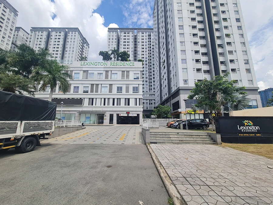 Người dân mua nhà tại chung cư Lexington Residence bảy năm nay chưa được cấp sổ hồng. Ảnh Nguyễn Châu