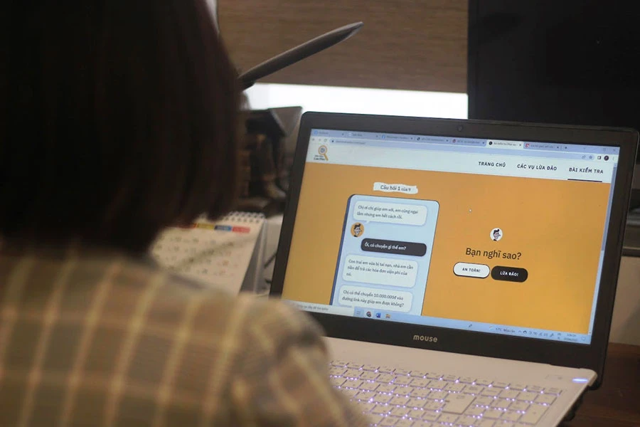 Người dân cần trang bị cho mình kiến thức an toàn khi sử dụng không gian mạng. Ảnh: VT