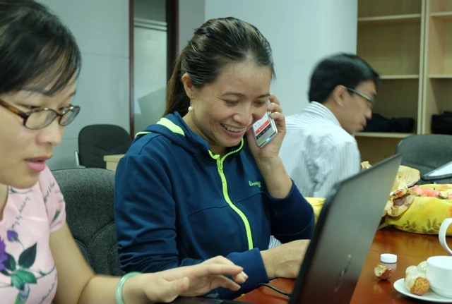 Giao lưu với chị Hồng ve chai: 'Có tiền tôi cũng không đổi nghề' ảnh 5