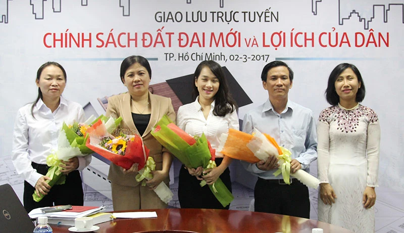 Giao lưu: 'Chính sách đất đai mới và lợi ích của dân' ảnh 70