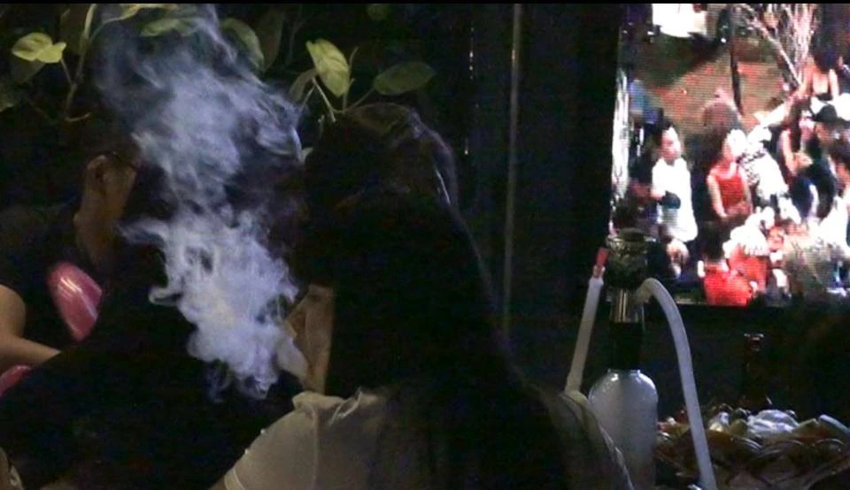 Nhà hàng cho khách hút shisha trái phép ảnh 2