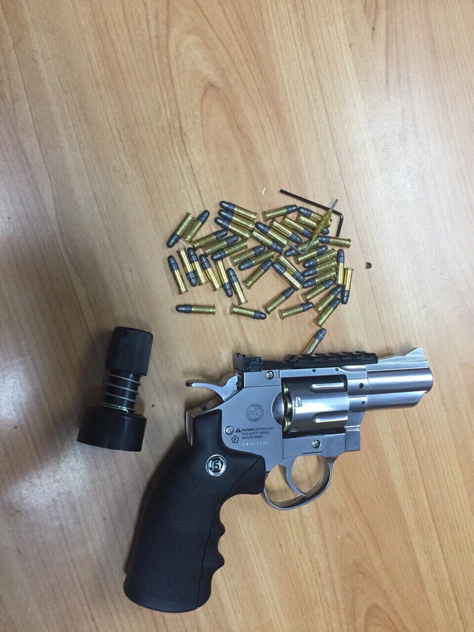 Chặt đứt đường dây mua bán súng đạn qua mạng ảnh 1