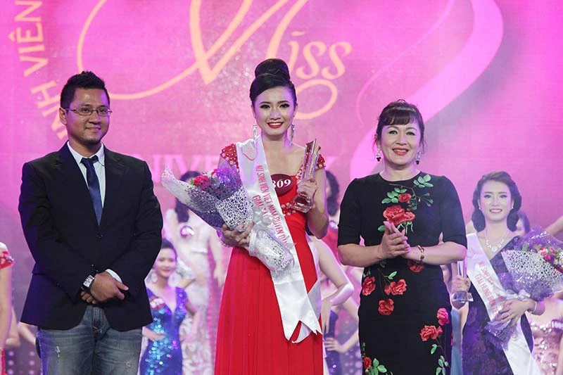 Đặng Mỹ Huyền đăng quang Hoa khôi Nữ sinh viên Việt Nam ảnh 7