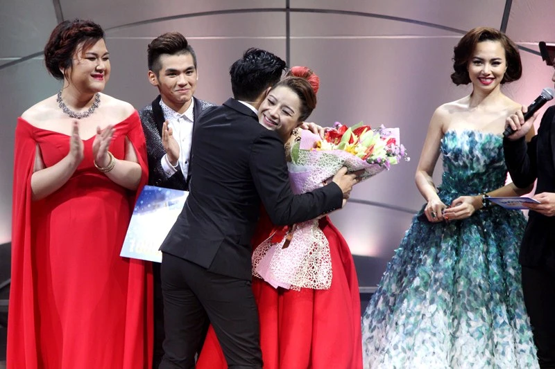 'Soái ca' Ngọc Sơn đánh bại 'hot girl trăm ký' giành quán quân Bước nhảy ngàn cân ảnh 8