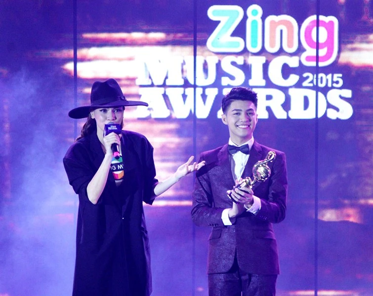  Ca sĩ 'Vì tôi còn sống' thắng lớn tại Zing Music Awards 2015 ảnh 7