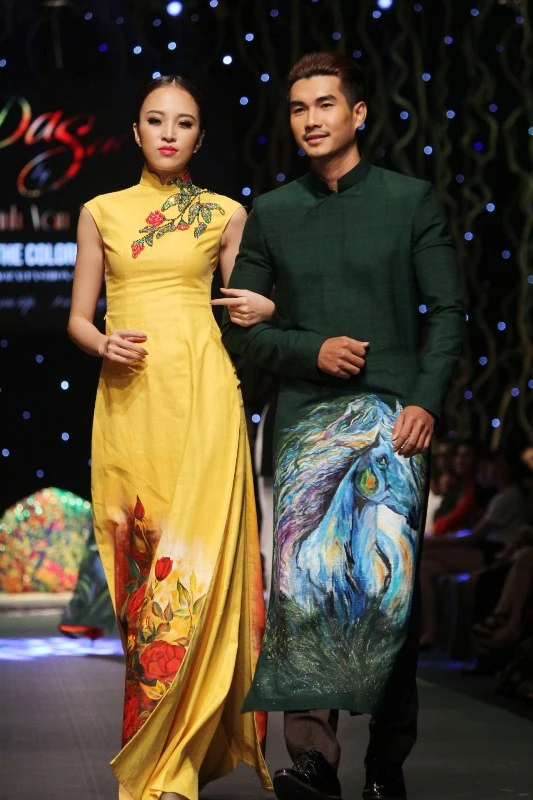 640 triệu đồng mua hai chiếc áo dài của NTK Đinh Văn Thơ ảnh 18