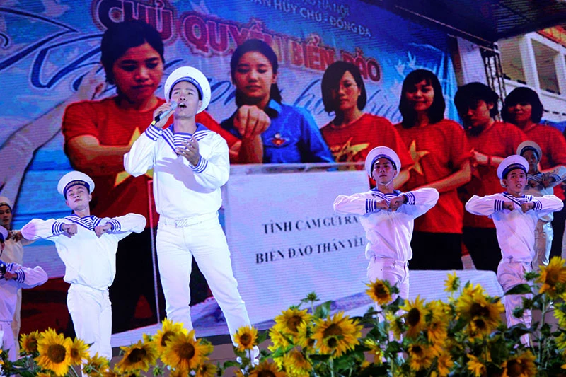 Lãnh đạo TP.HCM tham dự chương trình “Trọn niềm tin với Đảng” ảnh 4