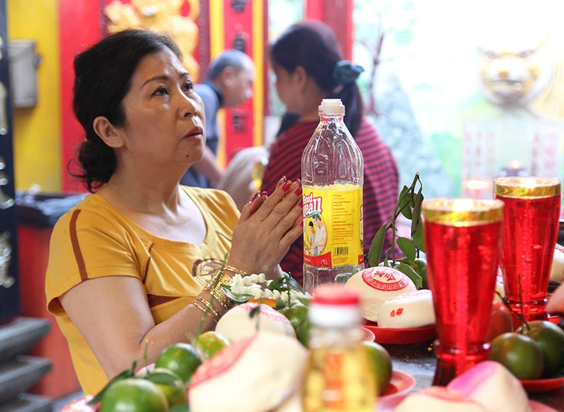 Rằm tháng Giêng: Khu phố Hoa rộn ràng từ 5 giờ sáng ảnh 5