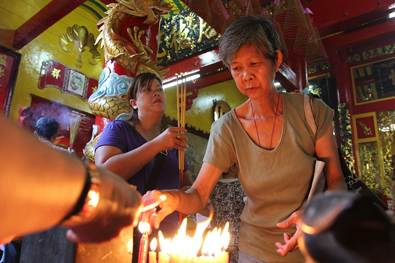 Rằm tháng Giêng: Khu phố Hoa rộn ràng từ 5 giờ sáng ảnh 7