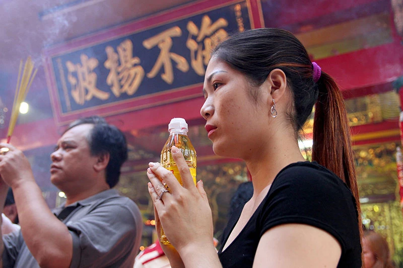 Rằm tháng Giêng: Khu phố Hoa rộn ràng từ 5 giờ sáng ảnh 6