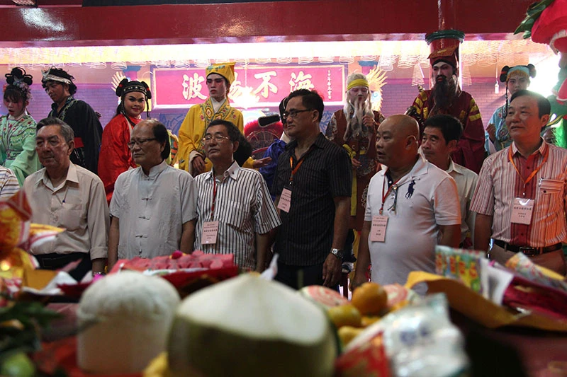 Rằm tháng Giêng: Khu phố Hoa rộn ràng từ 5 giờ sáng ảnh 15