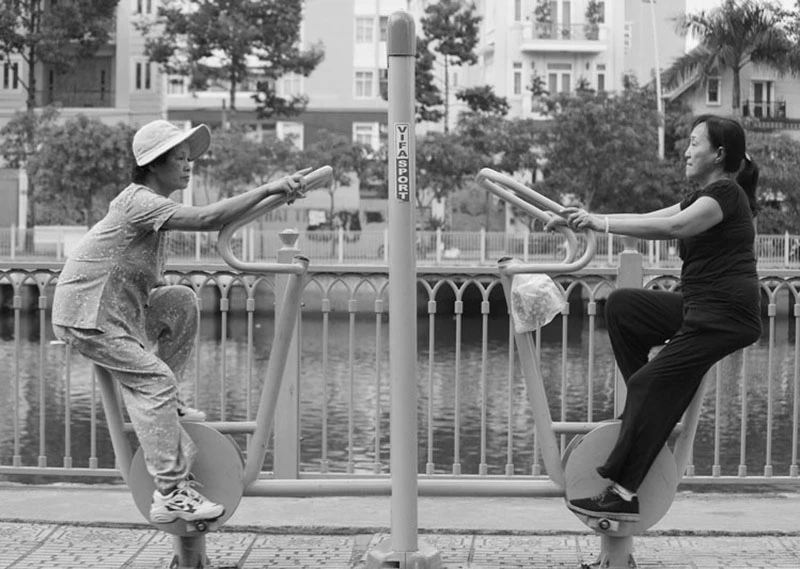 Những người phụ nữ vất vả mưu sinh trong ngày 8-3 ảnh 12