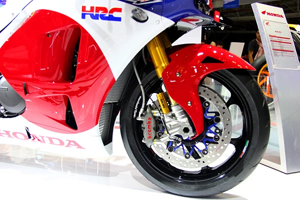 Siêu mô tô giá 5,5 tỉ đồng gây 'bão' tại Vietnam Motorcycle Show ảnh 3