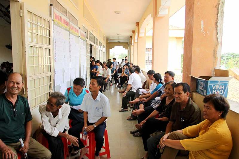 Sức nóng trong cuộc tiếp xúc cử tri của Bí thư Thăng ảnh 2