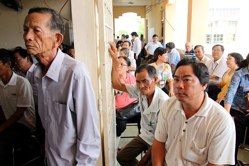 Sức nóng trong cuộc tiếp xúc cử tri của Bí thư Thăng ảnh 4