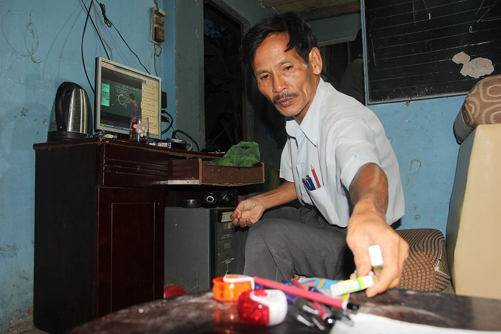 Chùm ảnh: 3 cha con cùng lên đường ứng thí ảnh 7