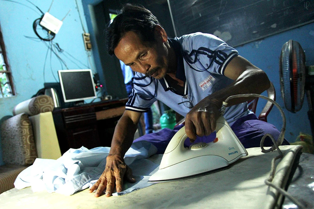 Chùm ảnh: 3 cha con cùng lên đường ứng thí ảnh 6