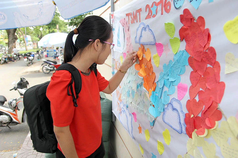 “Mẹ chúc các con đều đậu đại học” ảnh 4