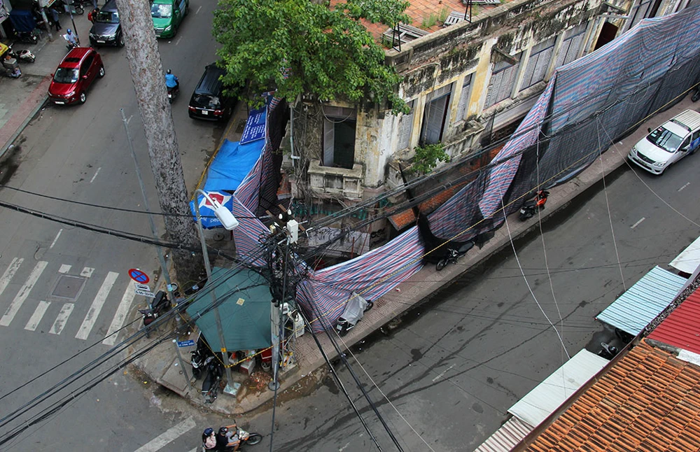 Đang đập bỏ ngôi biệt thự cổ số 5 Lê Công Kiều ảnh 9