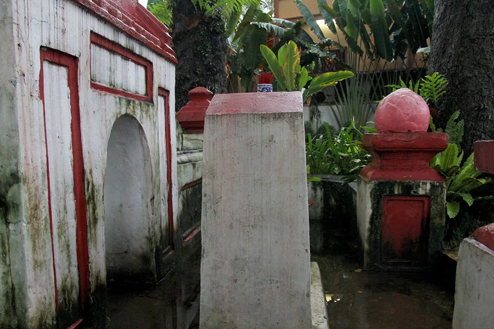 Kỳ bí khu mộ cổ hơn trăm năm trong Công viên Tao Đàn ảnh 3