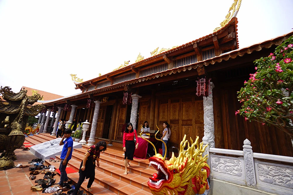 Nhà thờ tổ tiền tỉ của danh hài Hoài Linh chính thức khánh thành