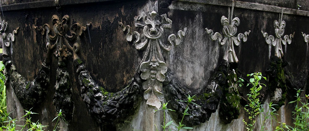 Mộ cổ kiến trúc Pháp trong khuôn viên Học viện Chính trị - Hành chính khu vực II ảnh 6