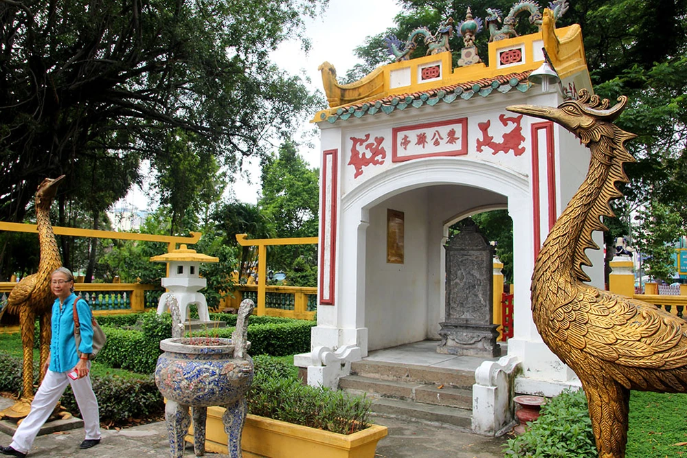 Lăng mộ cổ nằm trên khu đất 'long mạch' ở TP.HCM