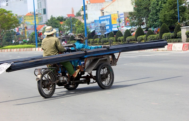 Xe chở tôn nhan nhản mọi nẻo đường ảnh 2