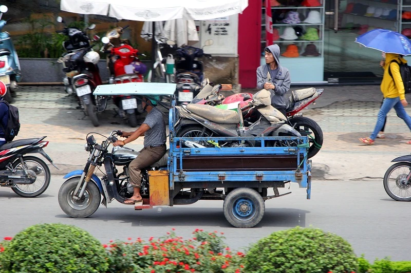 Xe chở tôn nhan nhản mọi nẻo đường ảnh 11