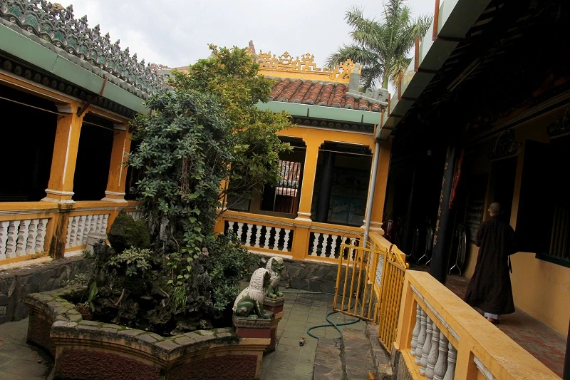 Ngôi chùa gần 300 năm tuổi giữa lòng thành phố ảnh 13