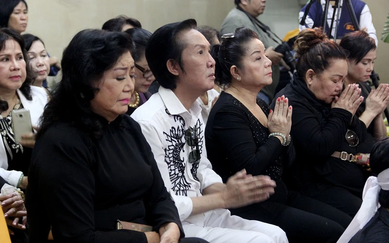 Mưa sụt sùi tiễn đưa “Sầu nữ” Út Bạch Lan ảnh 2