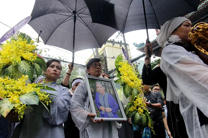 Mưa sụt sùi tiễn đưa “Sầu nữ” Út Bạch Lan ảnh 5