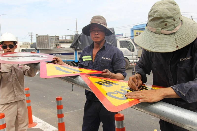 Một nhánh cầu vượt hơn 500 tỉ đồng trước ngày thông xe ảnh 4