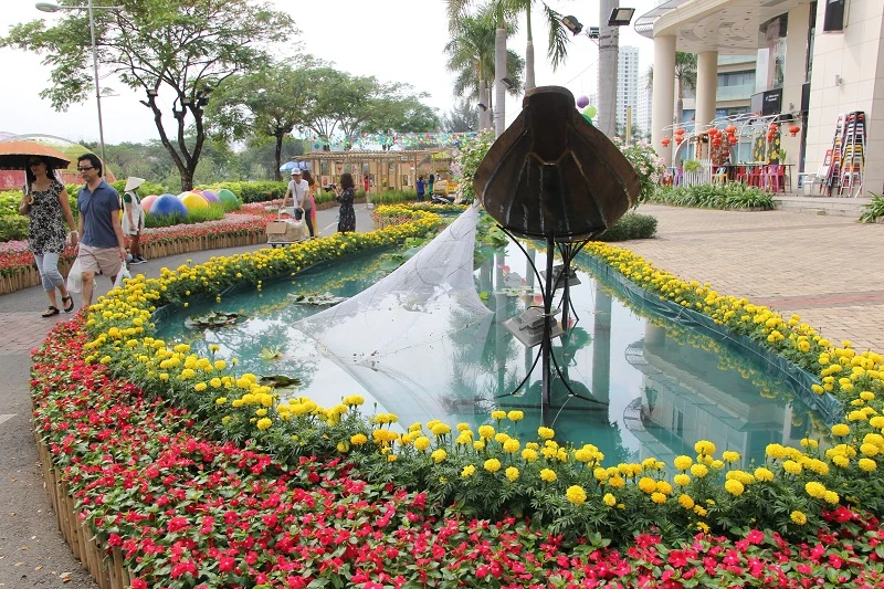 Lạ mắt vườn hoa đồng nội ở 'khu nhà giàu' ảnh 6