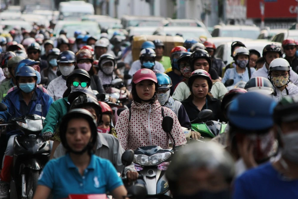 kẹt xe trên đường Điện Biên Phủ