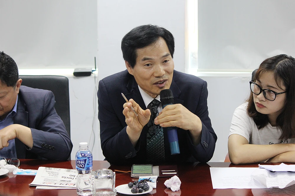 Đoàn Hội nhà báo Hàn Quốc thăm báo Pháp Luật TP.HCM ảnh 7