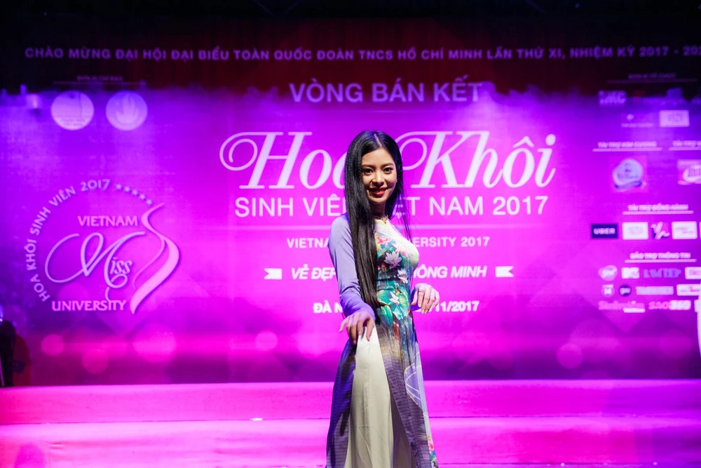 Chùm ảnh: Nữ sinh miền Trung thướt tha với áo dài ảnh 7