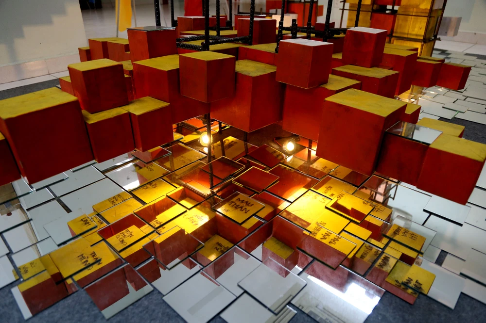 Đến TP.HCM xem triển lãm người trẻ nghĩ về chiến tranh ảnh 8