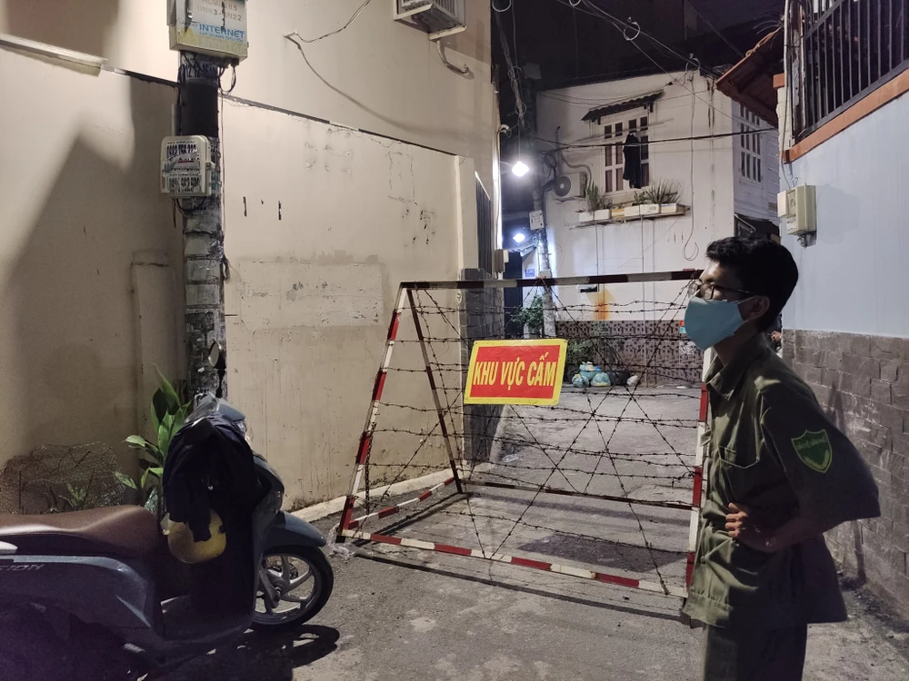 TP.HCM: Phong tỏa thêm nhiều địa điểm liên quan 3 ca nghi nhiễm Covid-19 sinh hoạt chung giáo phái - ảnh 5