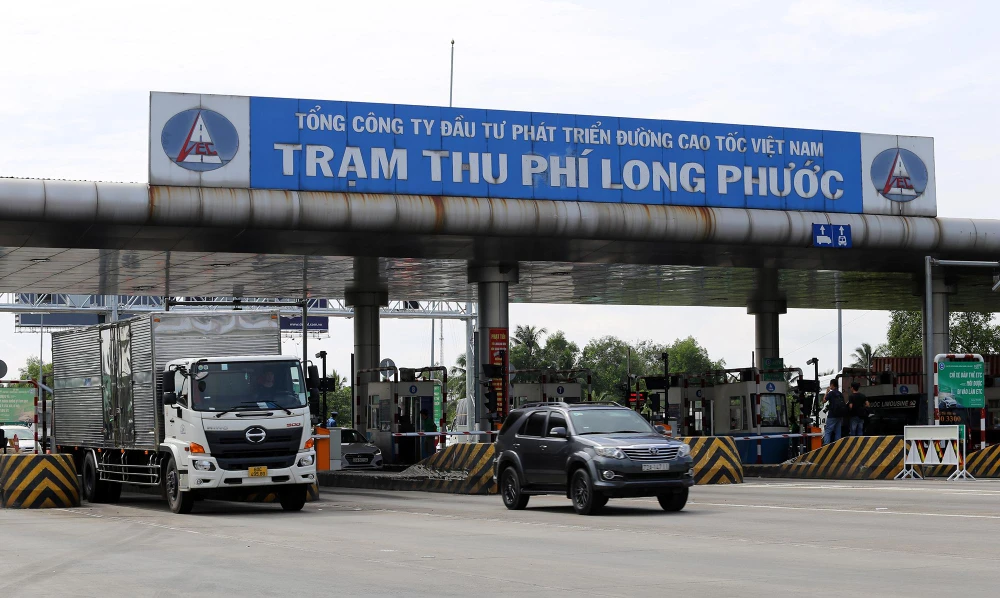 Ông Hồ Trọng Vinh, Phó tổng giám đốc Công ty TNHH MTV Thu phí tự động (VETC), cho biết lượng xe lưu thông qua trạm thu phí Long Phước của tuyến cao tốc TP.HCM - Long Thành - Dầu Giây ngày 1-8 rất thông thoáng.