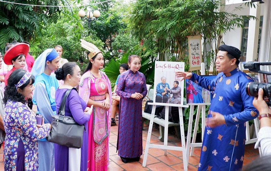 Buổi lễ kỷ niệm tám năm thành lập được tổ chức hội trường đền thờ nhà ái quốc Phan Châu Trinh, quận Tân Bình, TP.HCM.