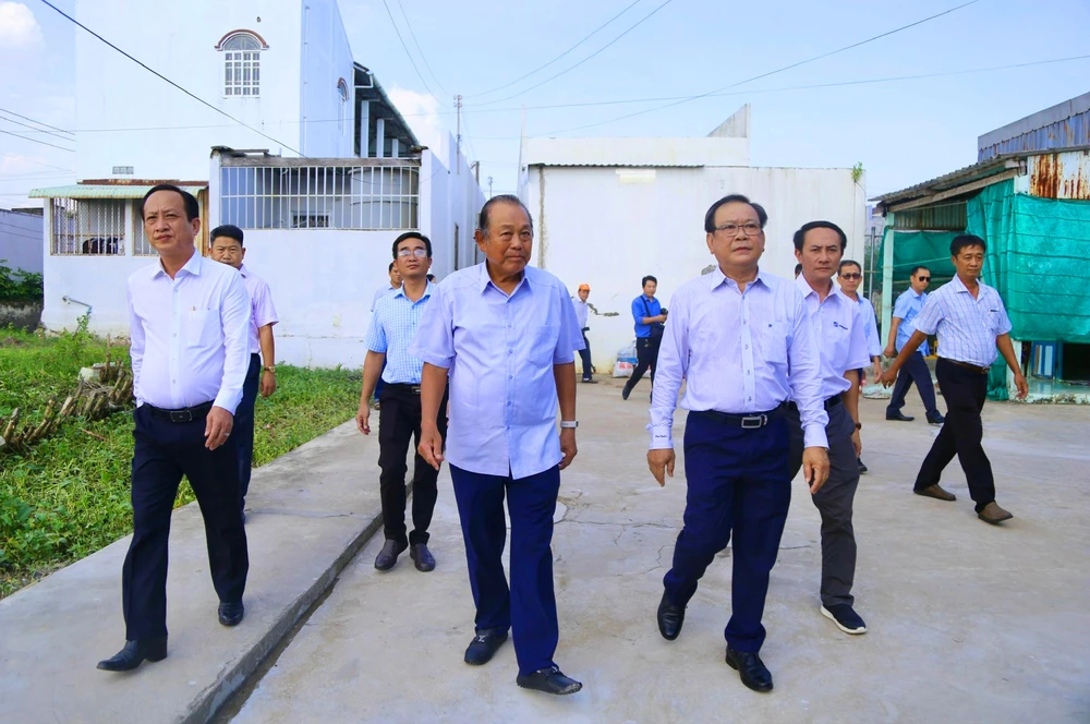 toan-canh-anh-sang-den-bac-lieu (1).JPG