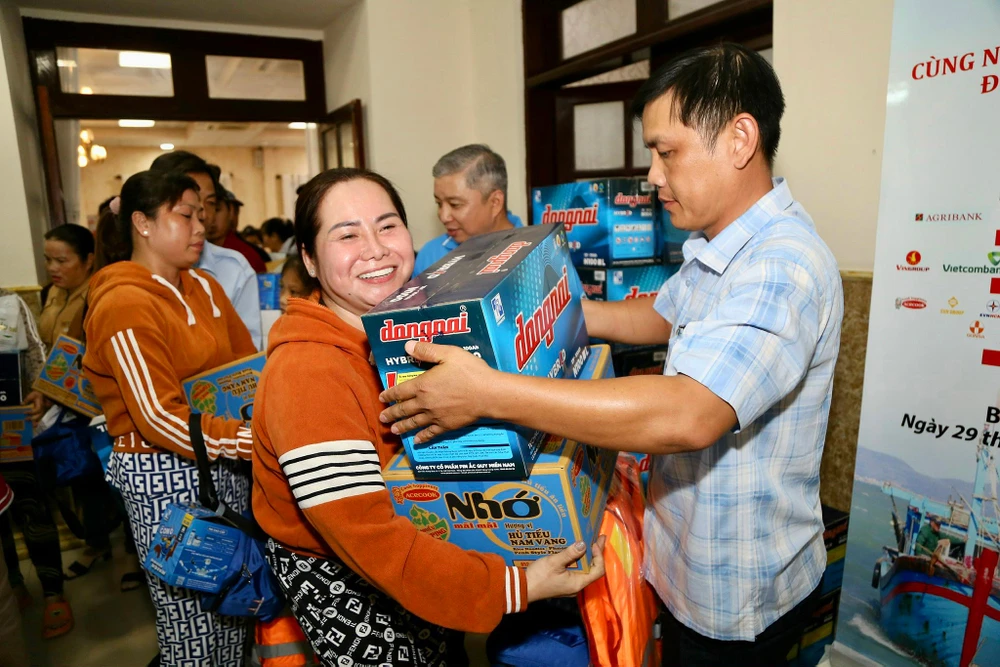 toan-canh-anh-sang-den-bac-lieu (15).JPG